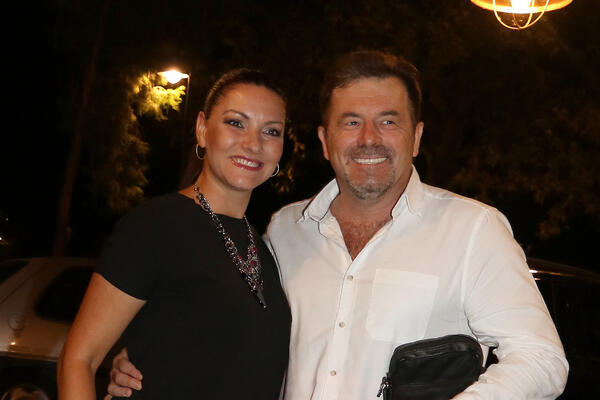 "Meni je dobro kad sam sam" U braku je sa 14 godina mlađom, a sad otkriveno šta se dešava iza zatvorenih vrata