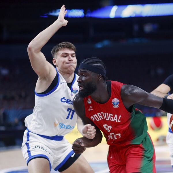 Debakl favorita i veliko iznenađenje u meču rivala Srbije (Video)