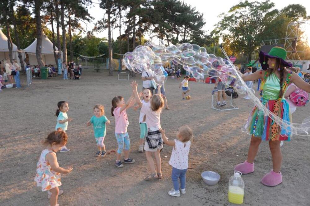 „DEČJE LETO NA UŠĆU”: Od vodenih igara do origamija