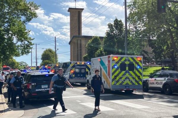 Tragedija zavila Ameriku u crno: Žrtve napada u katoličkoj školi su deca stara 8 i 10 godina