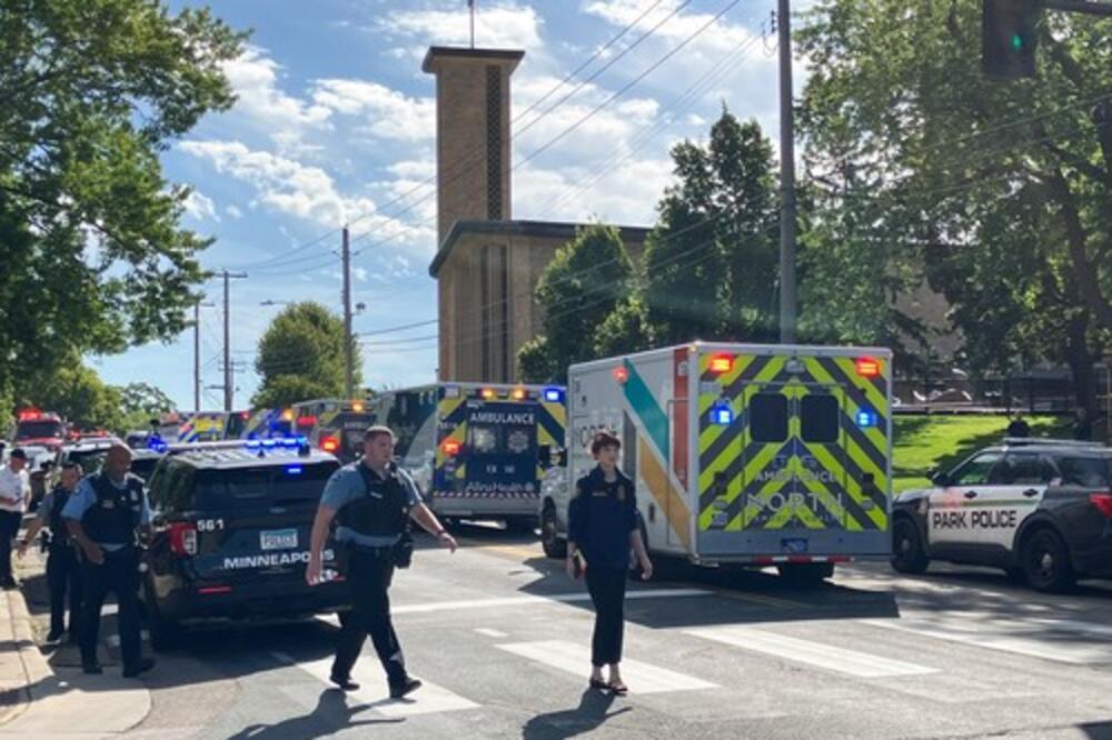 Tragedija zavila Ameriku u crno: Žrtve napada u katoličkoj školi su deca stara 8 i 10 godina