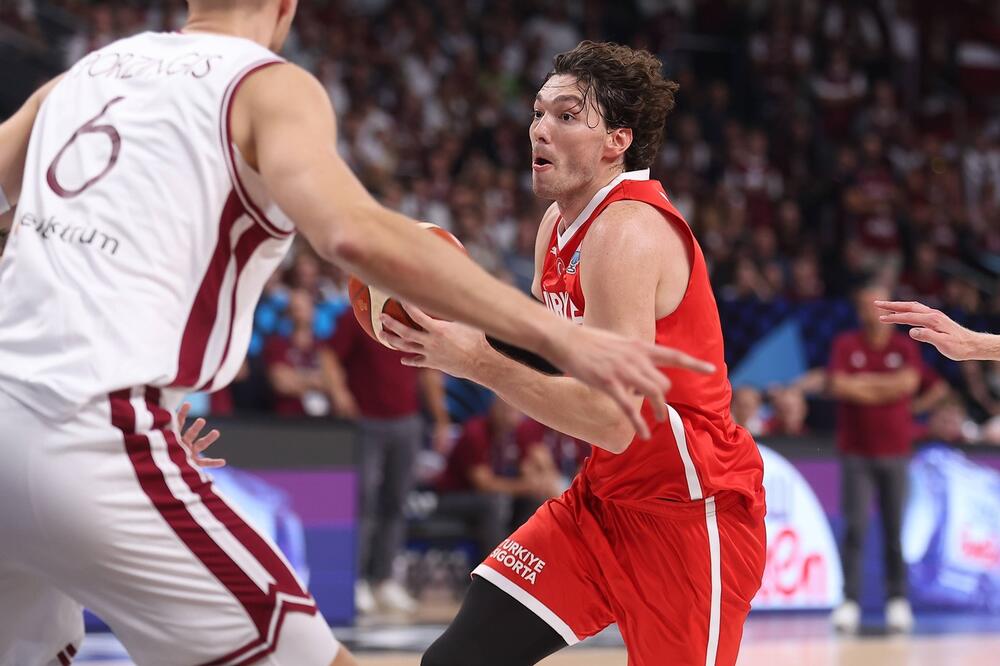 NBA Turska oborila rekord u trojkama i utišala 11.000 Letonaca (Video)