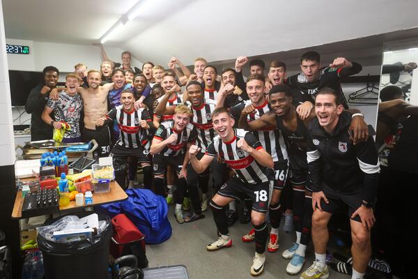 Najveća bruka Mančester junajteda u istoriji! Četvrtoligaš izbacio posrnulog velikana iz Liga kupa! (Video/Foto)