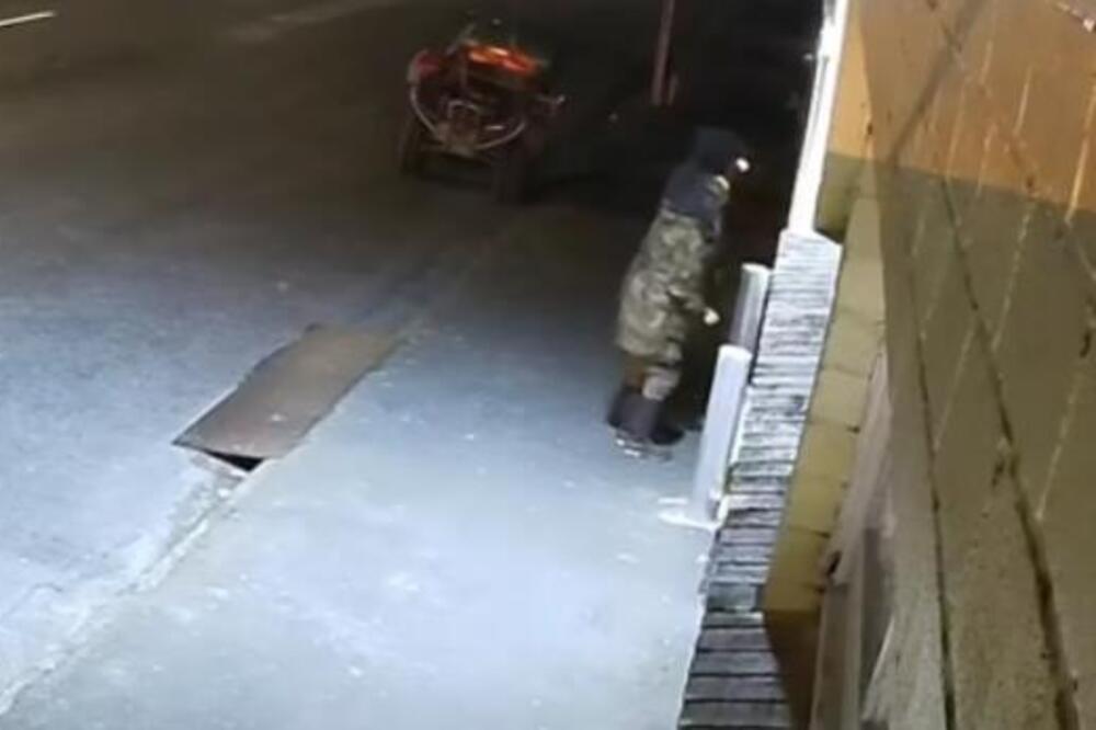 Otac koji je u begu već 4 godine sa troje dece konačno primećen?! Policija objavila snimak, evo za šta ga terete!