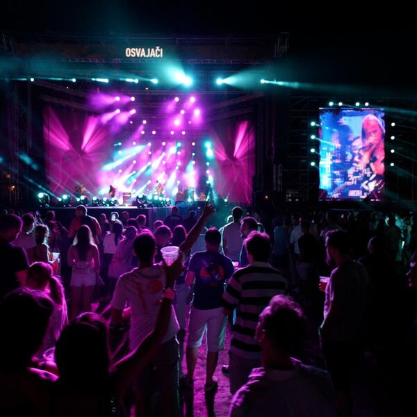 POČEO &bdquo;BEER FEST&rdquo; U OKVIRU &bdquo;BEOGRADSKOG LETA&rdquo;: Tri dana festivala, program traje do 1 čas iza ponoći