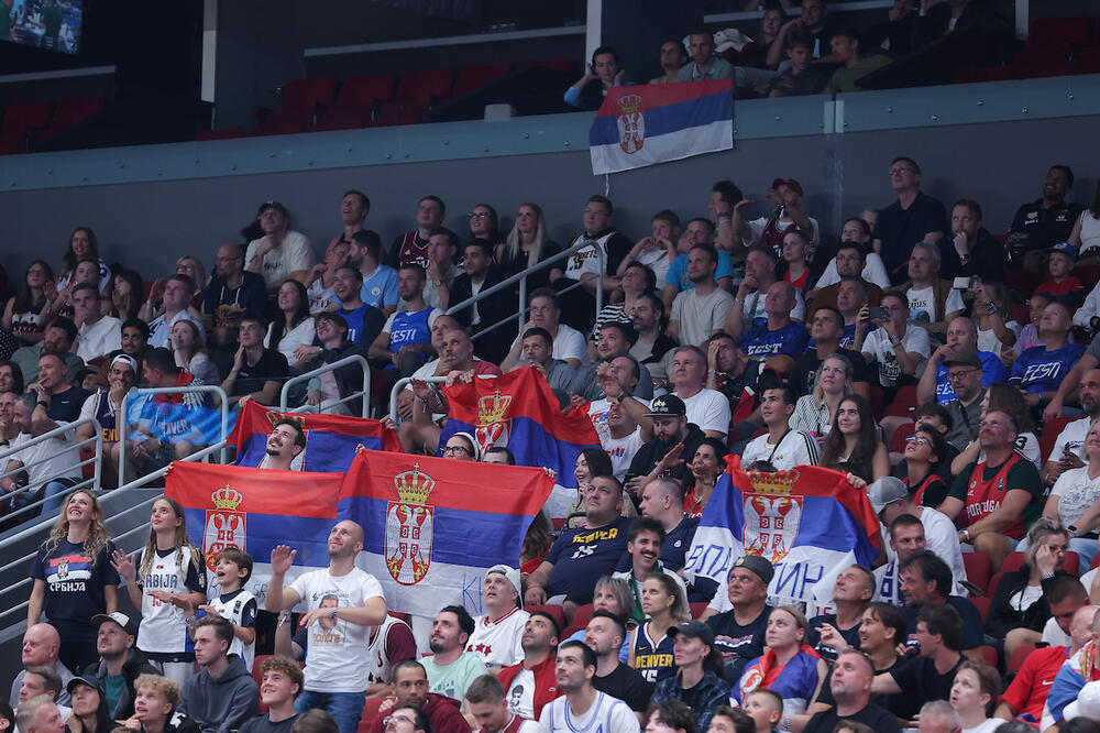 Navijači Srbije grme uz poznatu patriotsku pesmu pred derbi protiv Turske (Video)