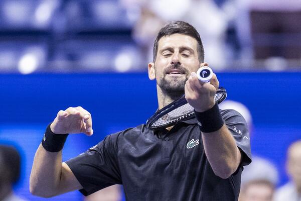 Britanac pripretio u taj-brejku, a onda je Novak pokazao ko je kralj i plasirao se u osminu finala (Foto)