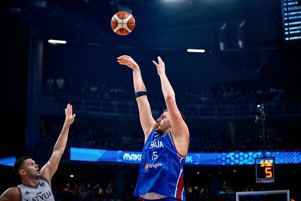 Nezaustavljivi Jokić vodio "Orlove" do pobede u paklu Rige: Srbija posle velike borbe srušila Letoniju!