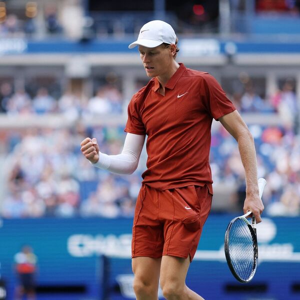 Siner se propisno namučio: Povređeni Janik jedva do osmine finala!