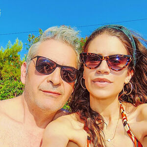 Pola zemlje mu zavidi što ljubi 3 decenije mlađu lepoticu: Pomagao joj oko seminarskog rada pa sevnule varnice