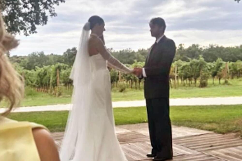 Udala se unuka slavnog jugoslovenskog glumca: Izgovorila sudbonosno "da", roditelji objavili slike s venčanja