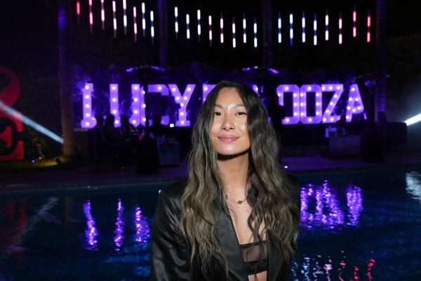 Ova lepotica je najmlađa milijarderka na svetu! Ovako je stekla enormno bogatstvo, kad čujete koliko godina ima...