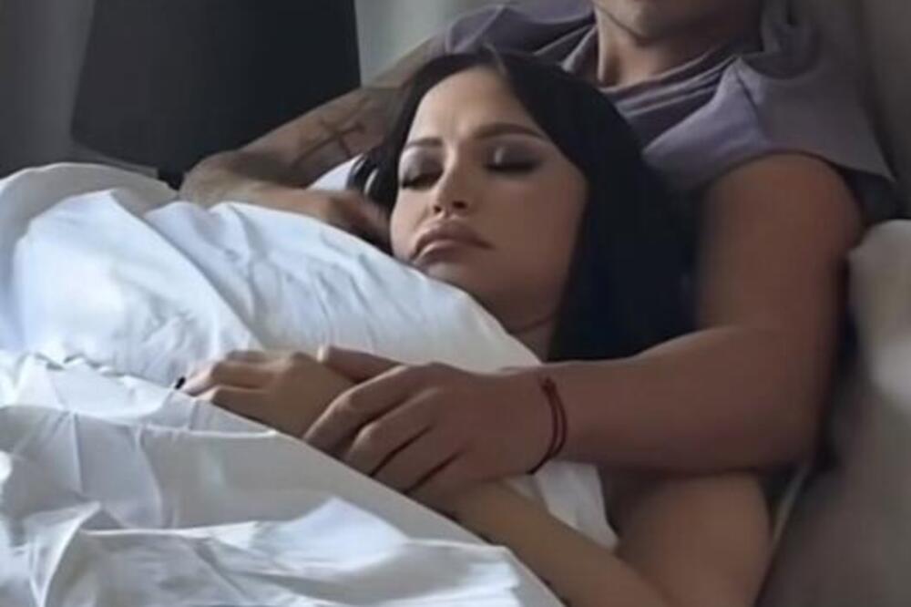 ISCURILA INTIMNA SLIKA! Ne izbija iz Cecine kuće, a sad završili ZAJEDNO U KREVETU