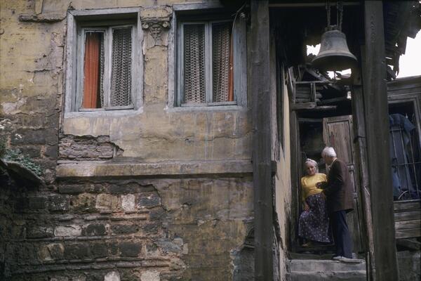 Mislili da se dedi priviđa čovek i da gubi razum, a onda... Kad je umro baba se izlanula i otkrila jezivu tajnu!