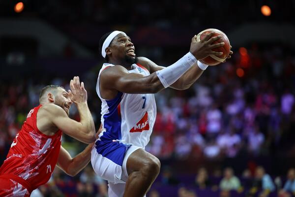 Jabusele dao 36 poena i razočarao Levandovskog i saigrače (Video)