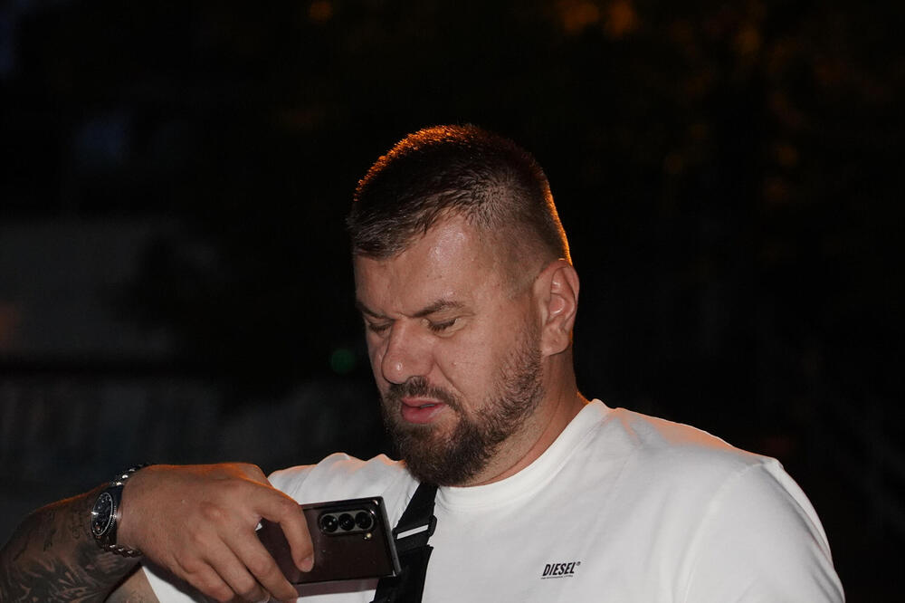 Šta se ovo dešava? Još jedan PINKOVAC hitno hospitalizovan - pojavila se slika iz bolničke postelje