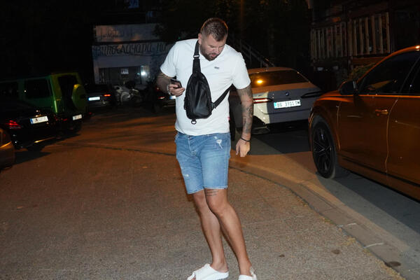 Prvo pojavljivanje bivšeg košarkaša posle OPERACIJE! Otežano hoda pa sve zabrinuo, da li će ostati POSLEDICE?