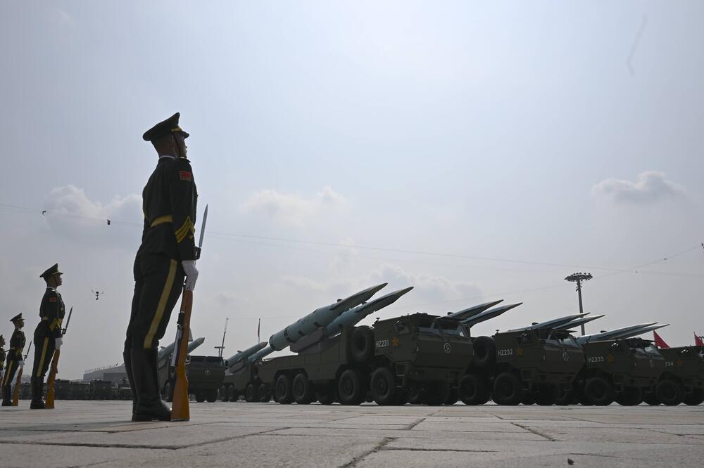 Ovakvo oružje svet do sada nije video, može da nosi 12 bojevih glava! Gledajte šta je Kina razvila, svet strahuje!