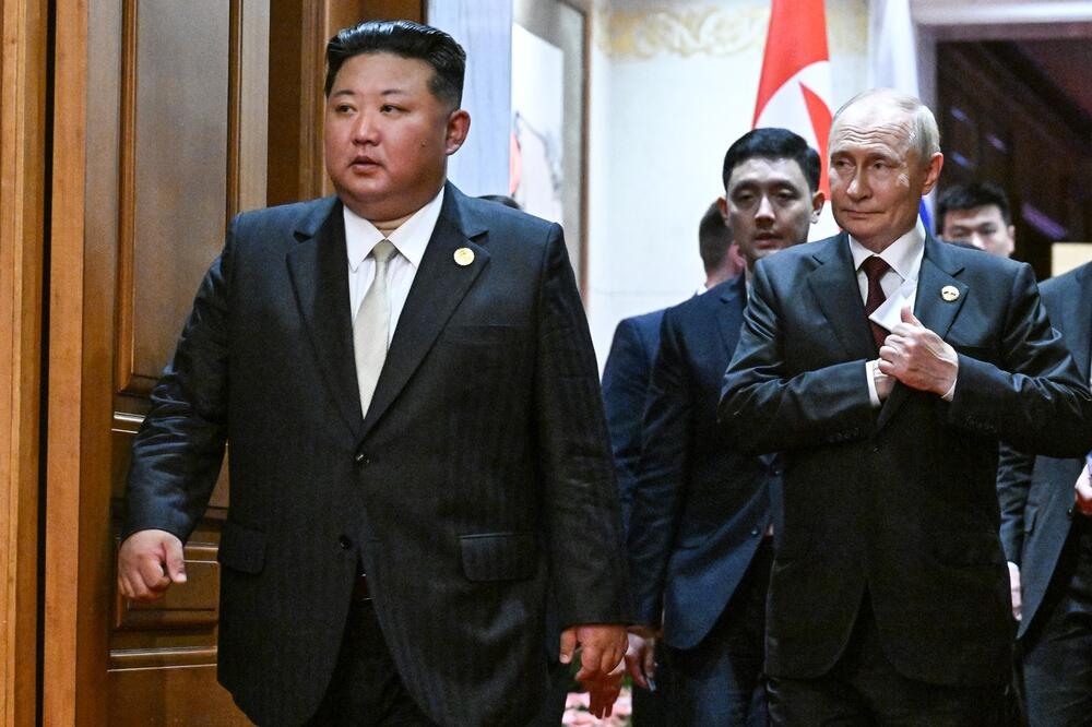 Misteriozni koferi, rigorozni protokoli, obezbeđenje... Isplivale tajne svetskih lidera, Putin bez OVOGA ne mrda!