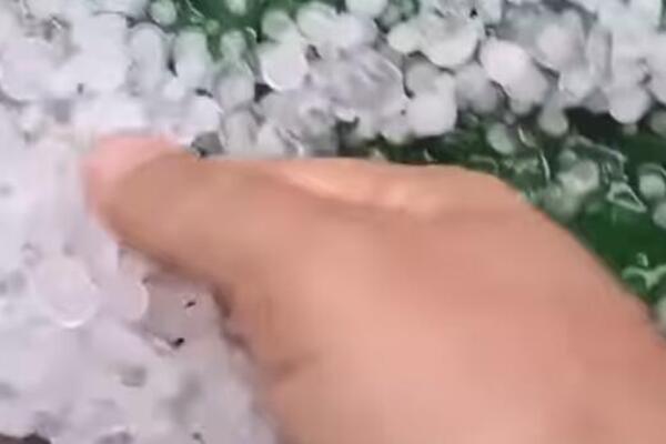 JAK GRAD POGODIO I OVAJ DEO SRBIJE! Jaki pljuskovi paralisali saobraćaj, NE VIDI SE PRST PRED OKOM - tu je i SNIMAK