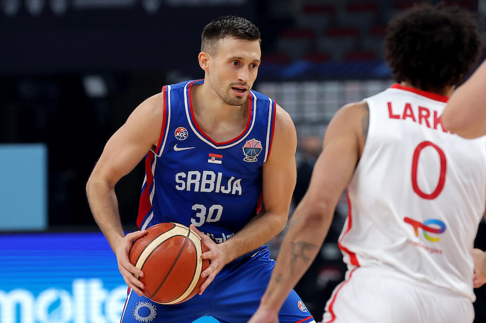 Aleksa Avramović ne igra u Beogradu! (Foto)