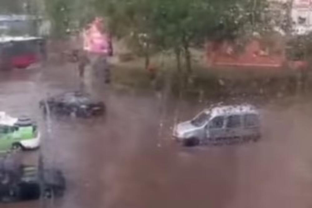 Prizor kao iz neke apokalipse! Snimak iz Kragujevca uplašio mnoge, pogledajte ovaj potop! (VIDEO)