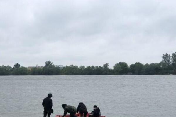 Izvučeno telo muškarca iz Save! Meštani sumnjaju da je u pitanju nestali mladić!