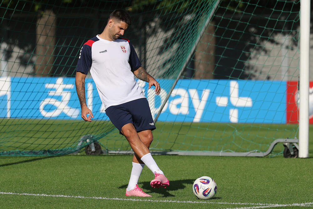 Aleksandar Mitrović ne počinje protiv Engleske?