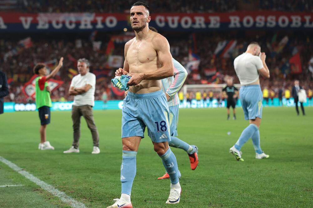 Italijanski velikan u januaru kreće u novi napad na Filipa Kostića (Foto)