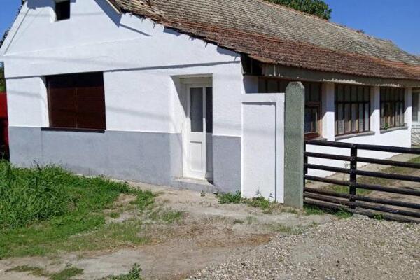 U Somboru se prodaje prelepa kuća za jako male pare: Cena iznosi svega 10.500 evra, a evo šta sve nudi