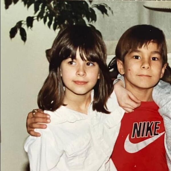 "TRI SATA SMO SE LJUBILI DOK NISMO U KREVETU...": ANĐELA SE UDALA ZA BRATA, RODILA I DETE! Usledila tragedija