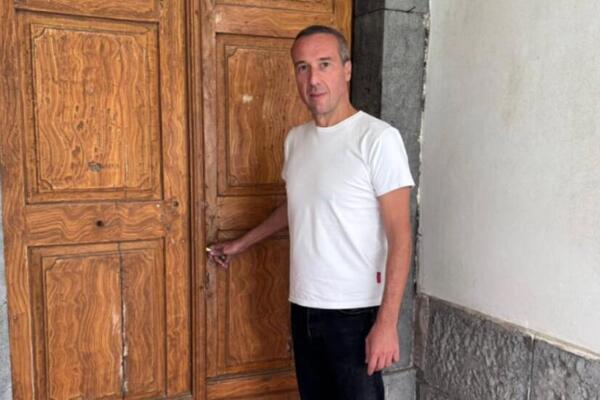 DOK GA DEA ČEKA! EVO GDE JE UHVAĆEN MLADEN MIJATOVIĆ PRE POVRATKA NA PINK! Procurele slike