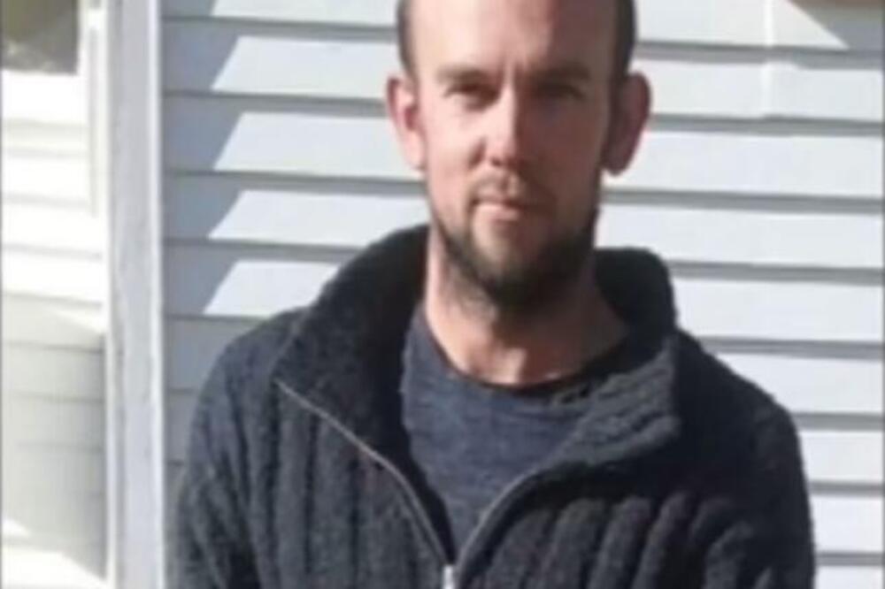 Ovo je otac koji se godinama krio u divljini sa 3 dece! Vodio ih u pljačke, jedno od njih gledalo kako umire!