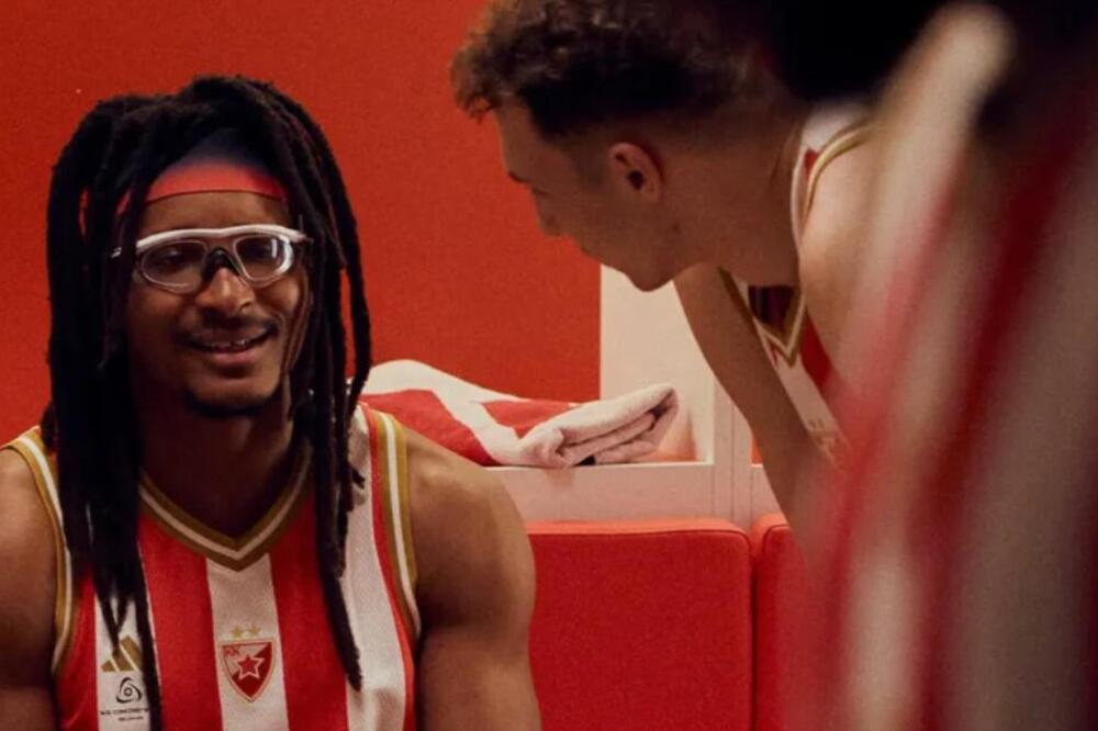 Crvena zvezda predstavila prvu garnituru dresova za novu sezonu (Video)