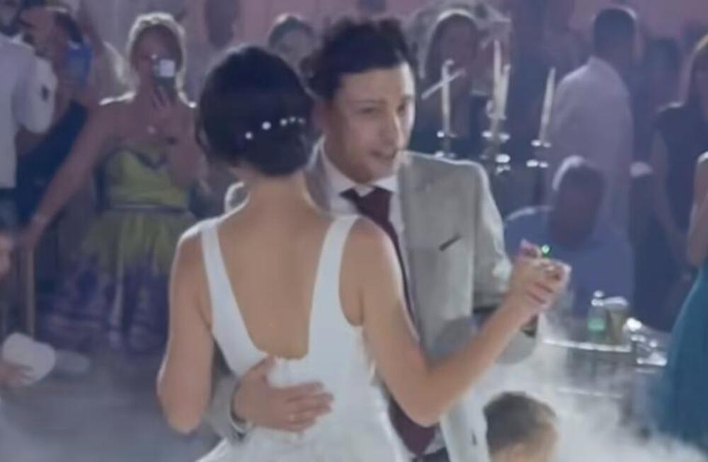 "E OVA JE ZA KUĆU": SVI OSTANU U ŠOKU KAD ČUJU GDE JE MARKO UPOZNAO ŽENU! Gasirao se sa društvom dok je ONA...