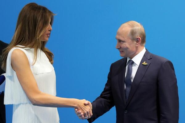 MELANIJA I PUTIN PONOVO JAŠU Prva dama SAD je upravo zadala MUŽU DOMAĆI ZADATAK: Kad je teško POŠALJI ŽENU DA REŠI!