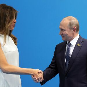 MELANIJA I PUTIN PONOVO JAŠU Prva dama SAD je upravo zadala MUŽU DOMAĆI ZADATAK: Kad je teško POŠALJI ŽENU DA REŠI!