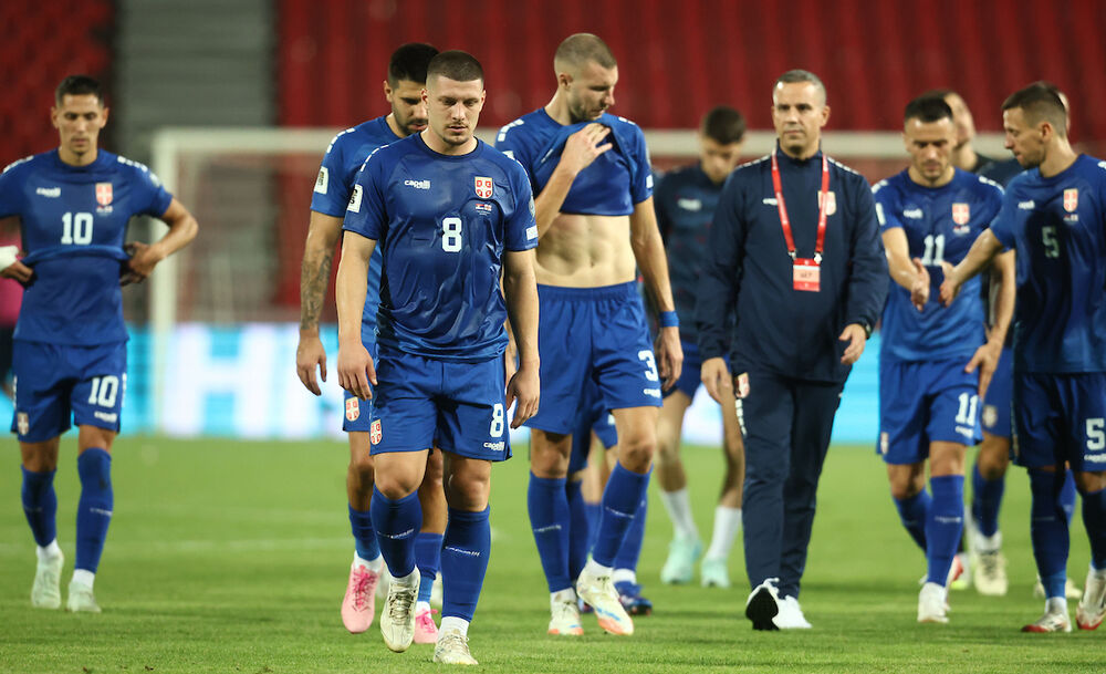 Fudbaleri Srbije posle utakmice sa Engleskom