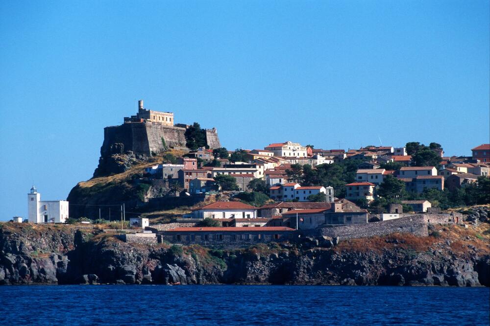 Netaknuta priroda, vulkanska tajna i bogat sadržaj ostrva: Ova bajkovita destinacija je promakle mnogim turistima