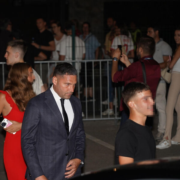 DUŠKO TOŠIĆ DANAS IMA RAZLOG ZA SLAVLJE! Pored ćerki, sada se POJAVILA OVA ŽENA, svi čestitaju