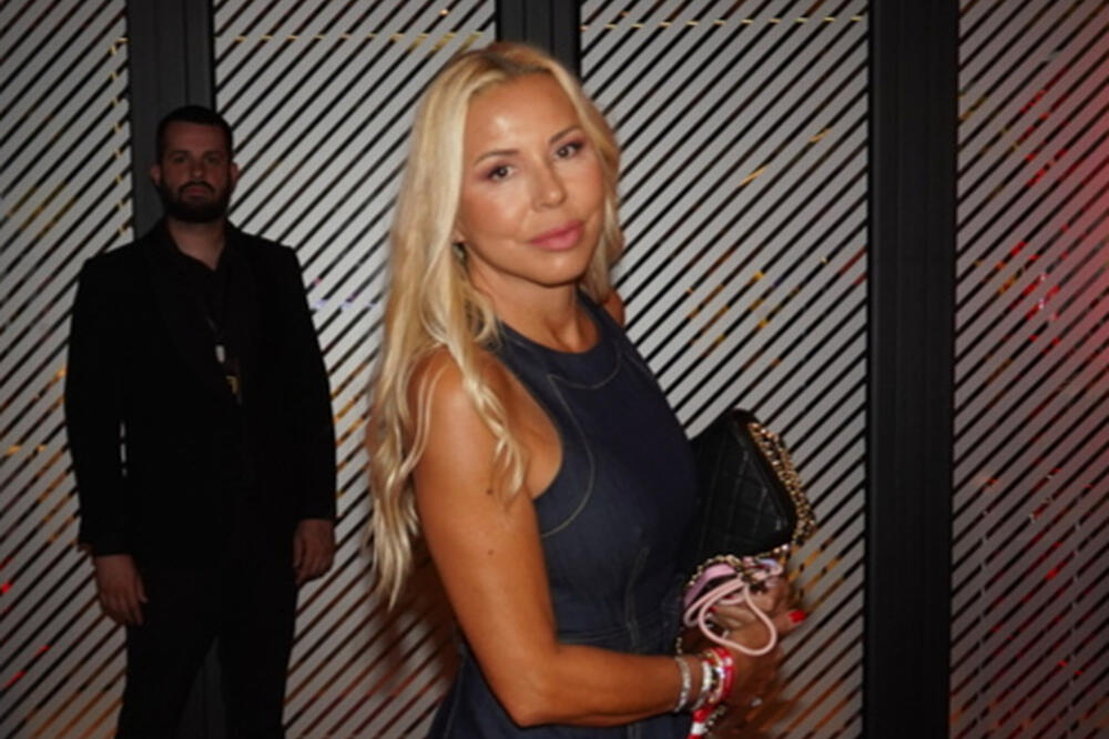 PORED OVAKVE MAČKE NI PORAZ NIJE TEŽAK! Piksijeva boginja zapalila Marakanu, SNEŽA kao milion