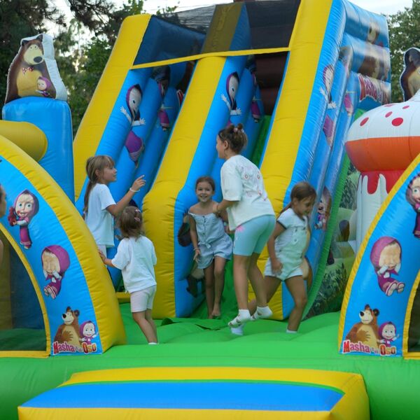 Radost i zabava za najmlađe: Luna park, predstave, sport i kreativnost u okviru &bdquo;Dečjeg leta na Ušću&rdquo;