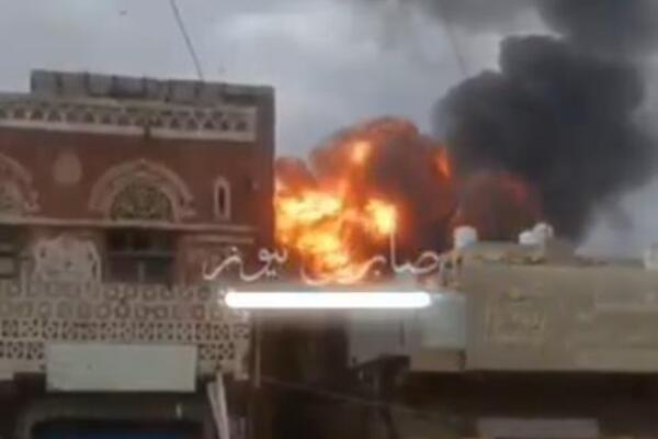 Odjekuju eksplozije u Jemenu: Izrael izvršio seriju stravičnih napada na glavni grad Sanu (VIDEO)