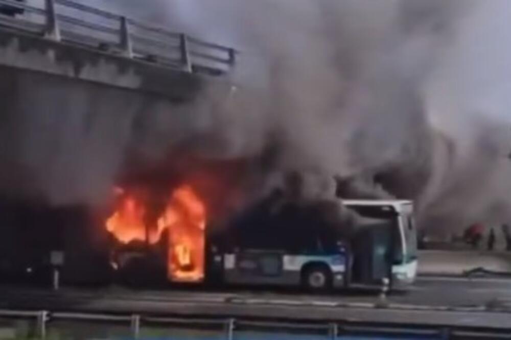 Gori Francuska: Veliki neredi uzdrmali zemlju, policija suzbija demonstrante vodenim topom! (VIDEO)