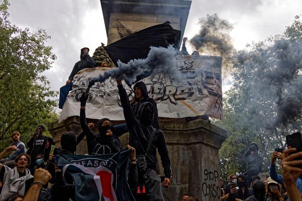 Raste broj uhapšenih u Francuskoj tokom nereda: Policija suzbija demonstrante! (VIDEO)
