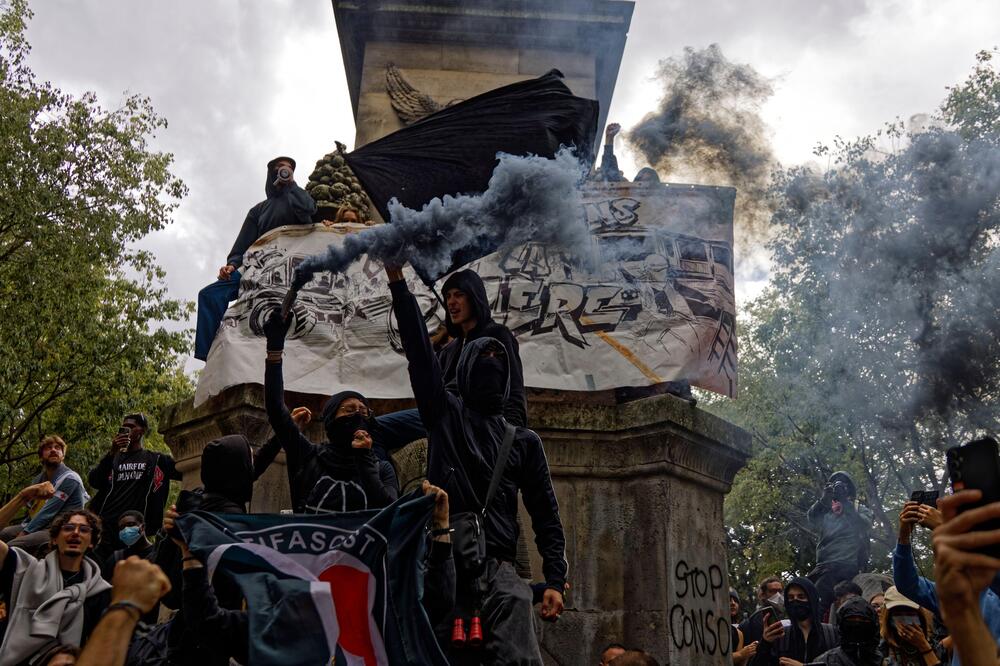 Raste broj uhapšenih u Francuskoj tokom nereda: Policija suzbija demonstrante! (VIDEO)