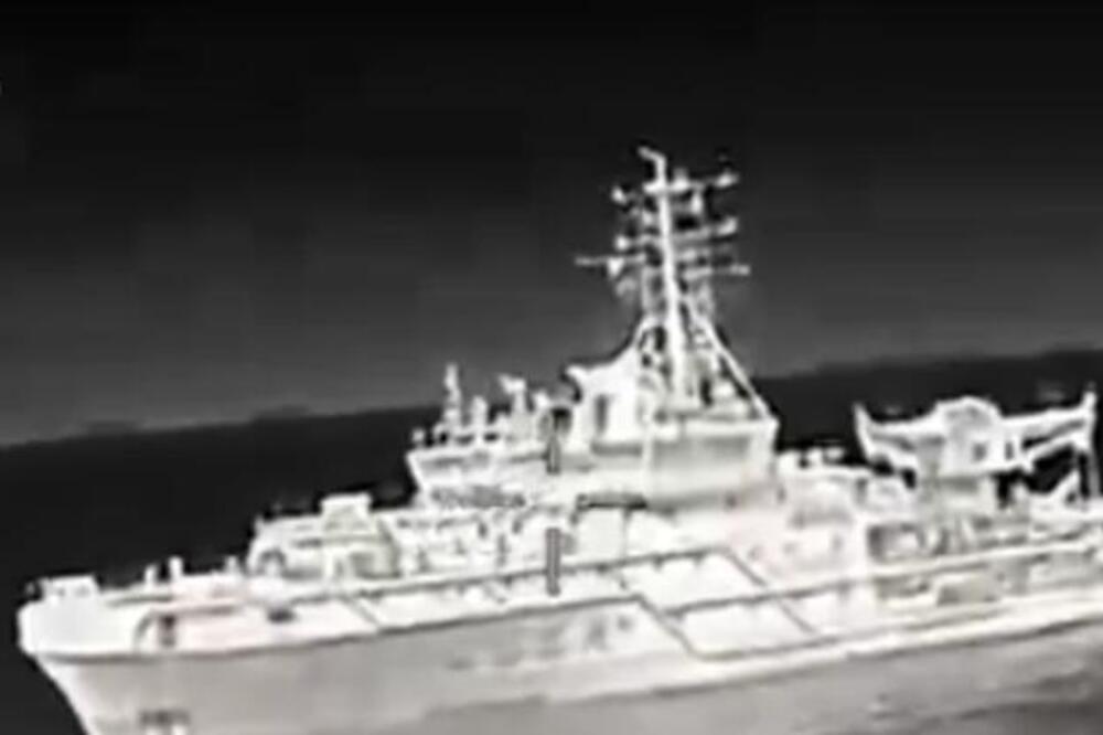 Snažna eksplozija urnisala Putinov ponos! Ukrajinci objavili snimak razaranja ruskog broda od 60 miliona dolara!