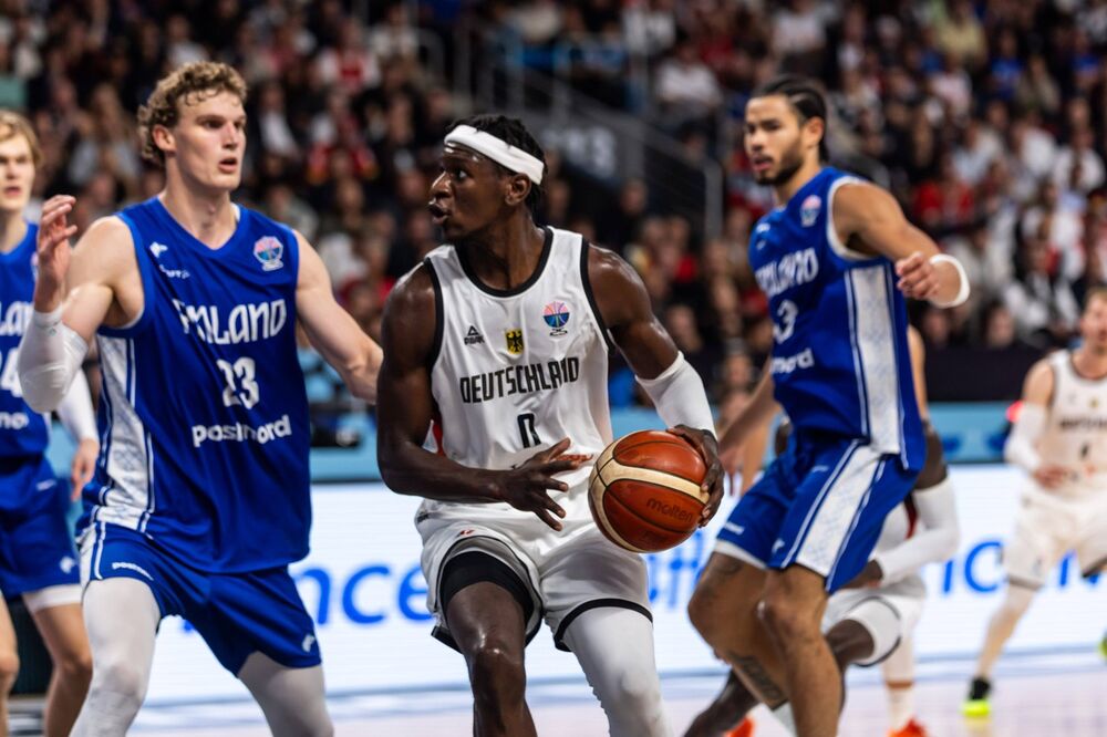 Isak Bonga na utakmici Nemačke i Finske