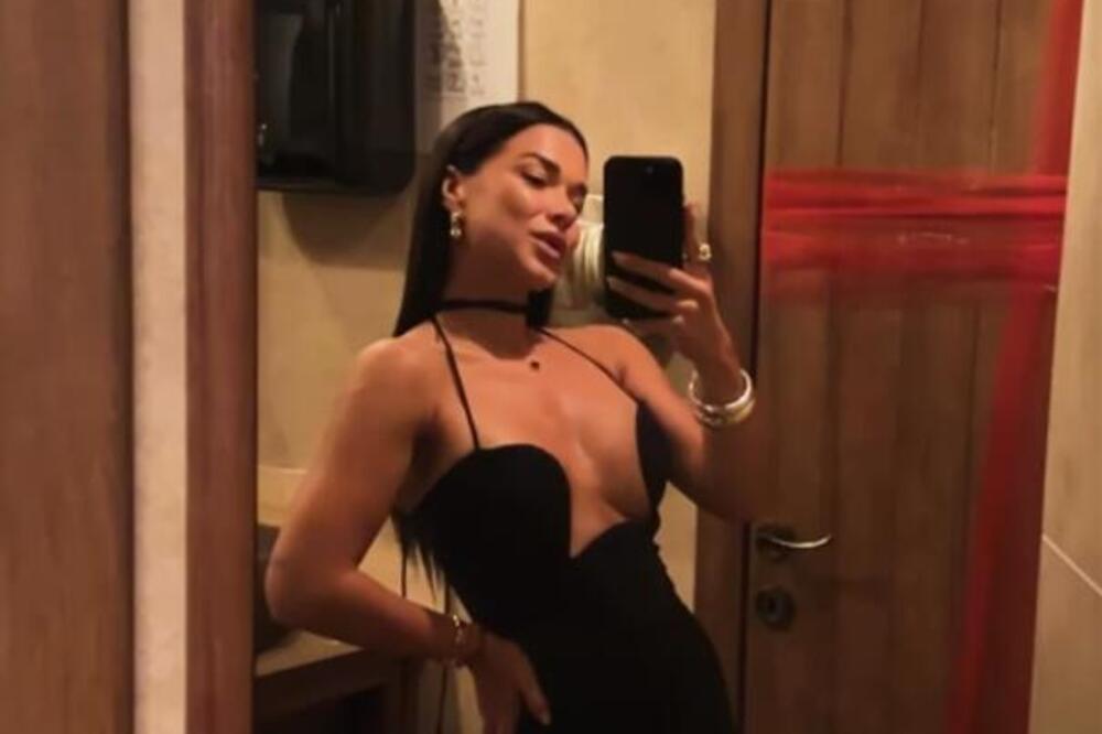 Za ovakav dekolte treba oružani list! Rađenova bivša "izgorela", ovo nose samo NAJSMELIJE ŽENE