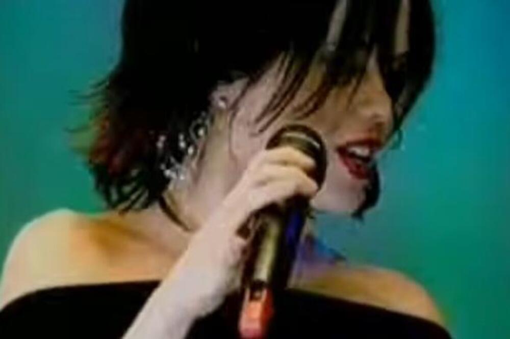 Sećate li se pevačice Nevernih beba? Kidala je kakav glas ima, a onda je samo nestala, danas je ne biste prepoznali